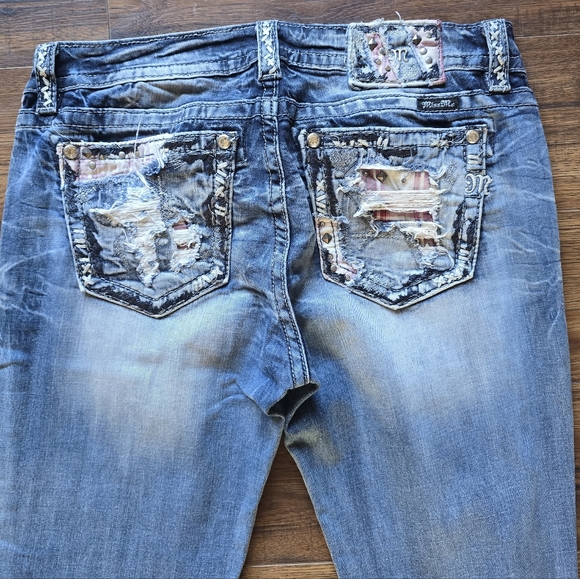 Miss Me Signature Bootcut Jeans - Picture 2 of 7